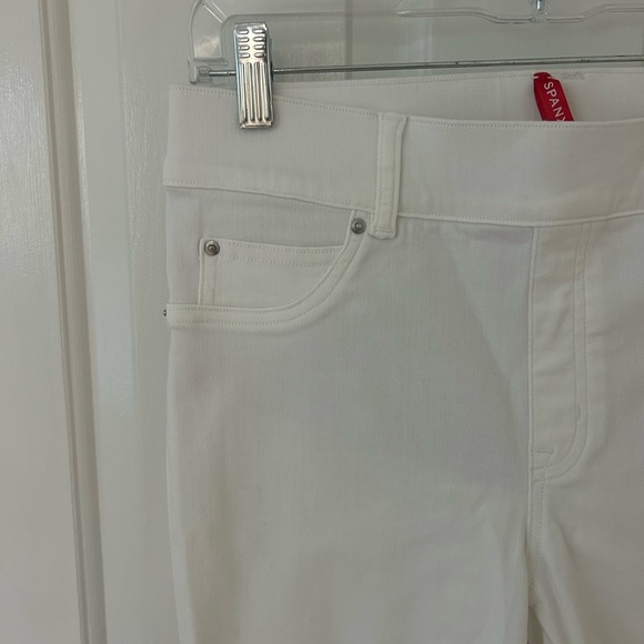 Spanx Women’s Flare Jeans White Stretch Pull On - Picture 4 of 7